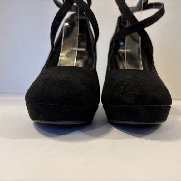 Dominique Nicole black faux suede cross strap block heels shoes size 7M - Picture 6 of 9